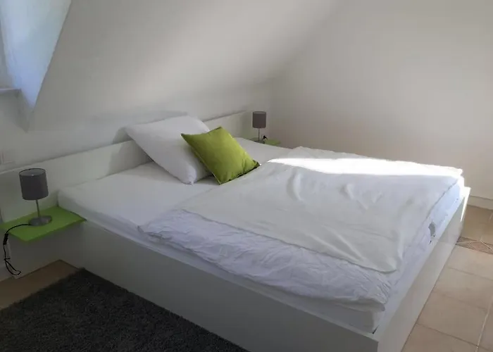 Lägenhet In Ruhiger Lage! *